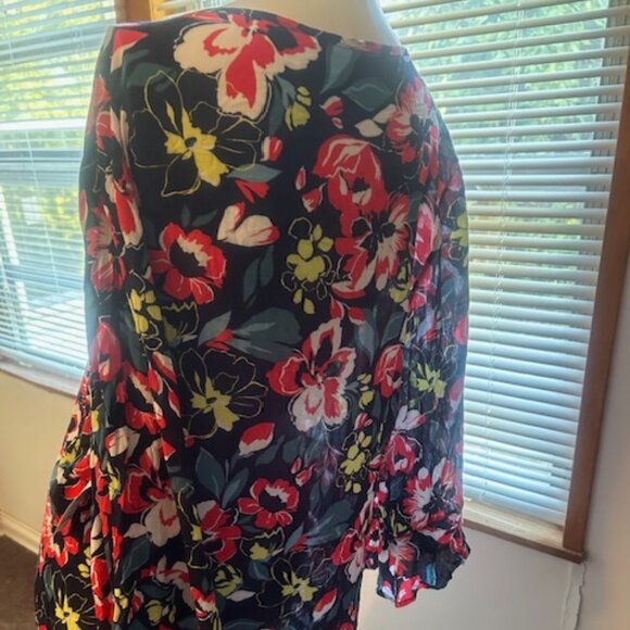 Anne Cole Navy Blue Floral multi-color V-neck swimsuit coverup, size M - Picture 3 of 5